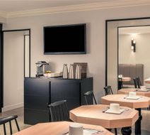 Mercure Paris Wagram Arc De Triomphe Exterior