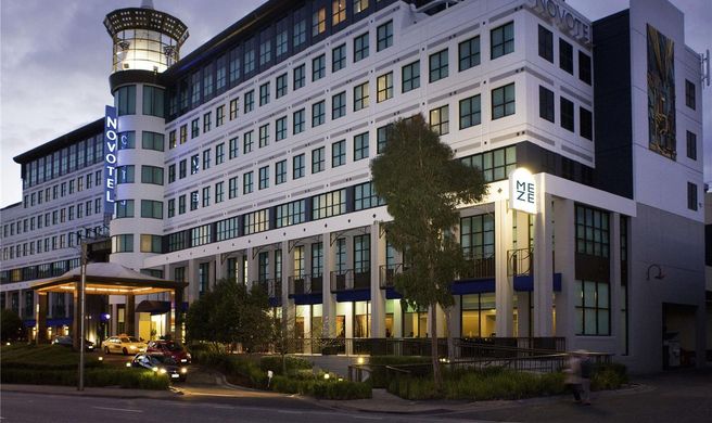 Novotel Glen Waverley Exterior