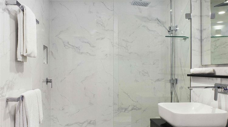 Mercure Sydney Room