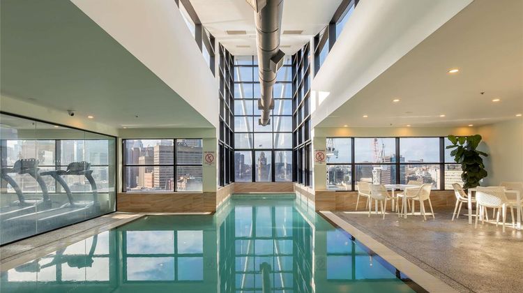 Mercure Sydney Pool