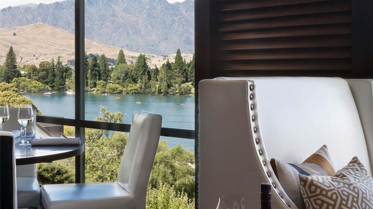 Hotel St Moritz Exterior
