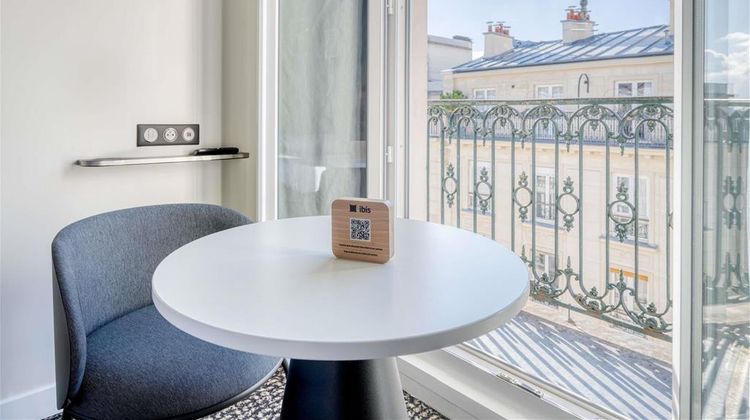 Ibis Paris Pere Lachais Room