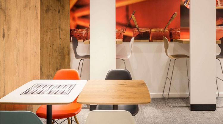Ibis Paris Pere Lachais Exterior