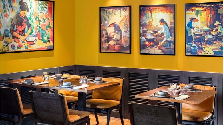 <b>Sofitel Saigon Plaza Restaurant</b>. Images powered by <a href="https://iceportal.shijigroup.com/" title="IcePortal" target="_blank">IcePortal</a>.
