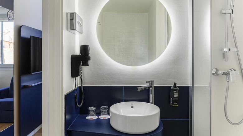 <b>Ibis Budapest Centrum Room</b>. Images powered by <a href="https://iceportal.shijigroup.com/" title="IcePortal" target="_blank">IcePortal</a>.