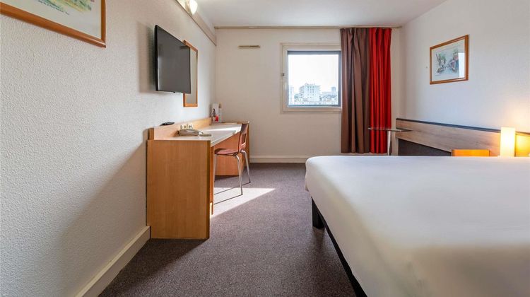 Hotel Ibis Paris Pantin Eglise Room