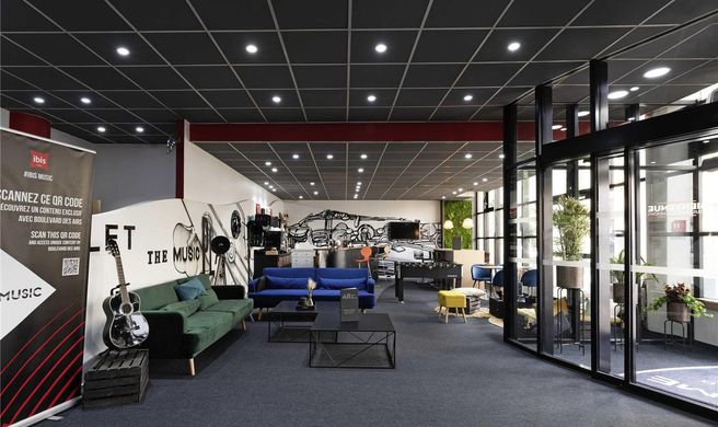 Hotel Ibis Paris Pantin Eglise Exterior