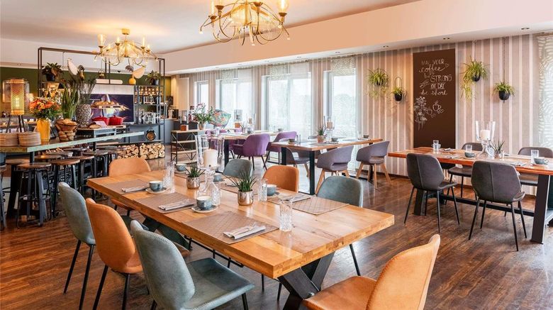 <b>Mercure Bad Oeynhausen Restaurant</b>. Images powered by <a href="https://iceportal.shijigroup.com/" title="IcePortal" target="_blank">IcePortal</a>.