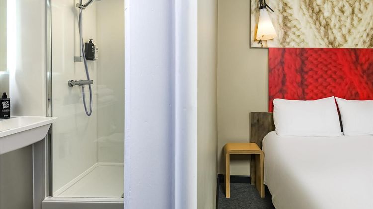 Ibis Plymouth Room