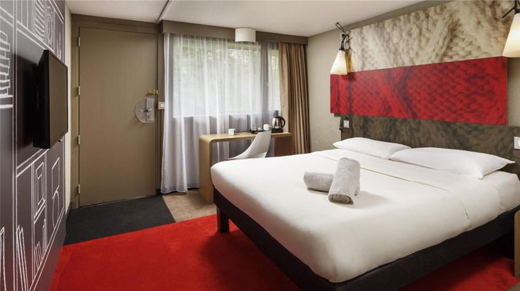 Ibis Coventry South Whitley Room