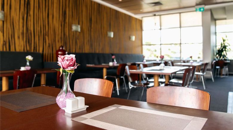 <b>Mercure Sydney Parramatta Restaurant</b>. Images powered by <a href="https://iceportal.shijigroup.com/" title="IcePortal" target="_blank">IcePortal</a>.