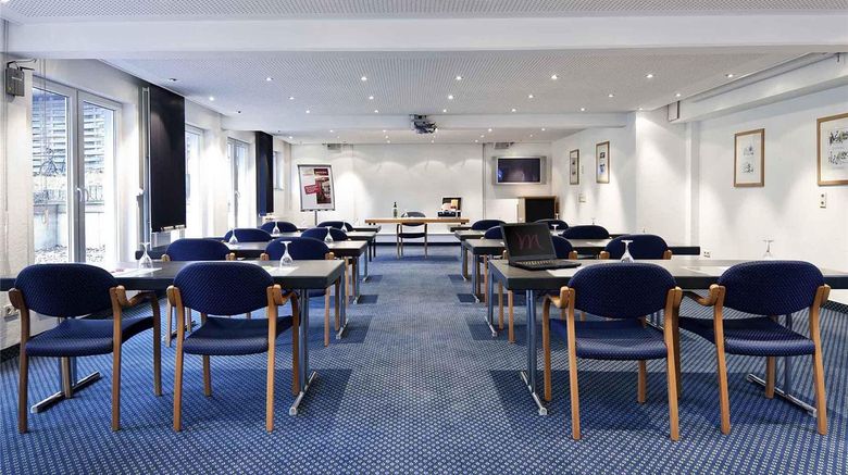 <b>Mercure Hotel am Entenfang Hannover Meeting</b>. Images powered by <a href="https://iceportal.shijigroup.com/" title="IcePortal" target="_blank">IcePortal</a>.