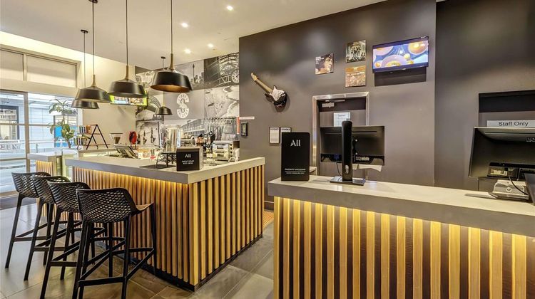Ibis Sydney World Square Exterior