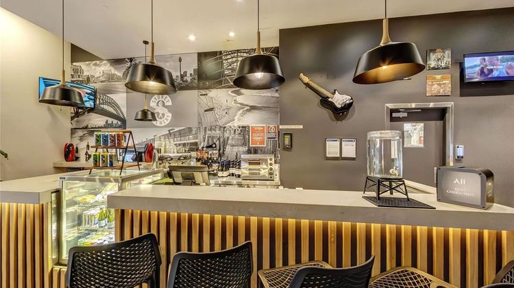 Ibis Sydney World Square Exterior