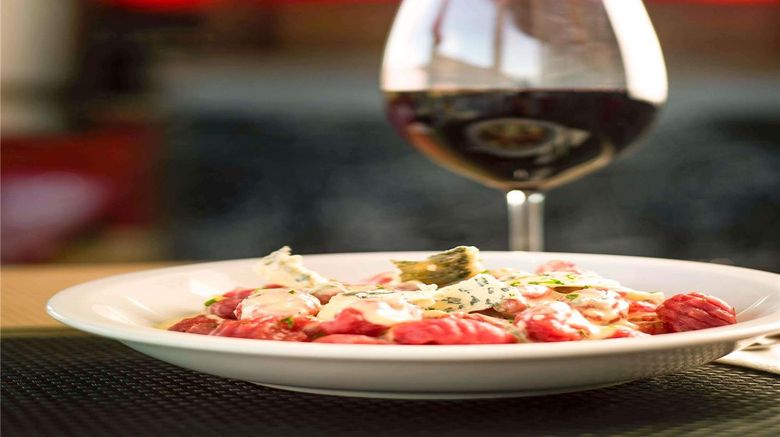<b>Ibis Hotel Mendoza Restaurant</b>. Images powered by <a href="https://iceportal.shijigroup.com/" title="IcePortal" target="_blank">IcePortal</a>.