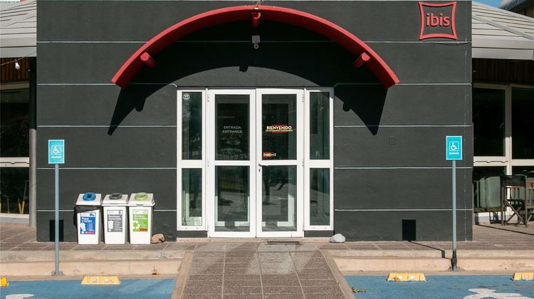 Ibis Hotel Mendoza Exterior