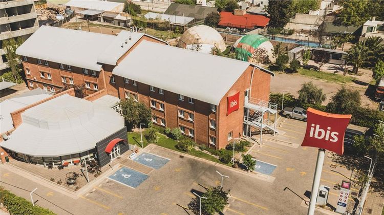 Ibis Hotel Mendoza Exterior
