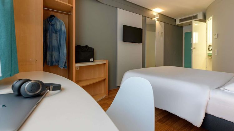 Ibis Koeln West Frechen Hotel Room