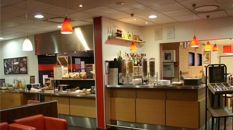 <b>Ibis Hotel Lyon Sud Restaurant</b>. Images powered by <a href="https://iceportal.shijigroup.com/" title="IcePortal" target="_blank">IcePortal</a>.