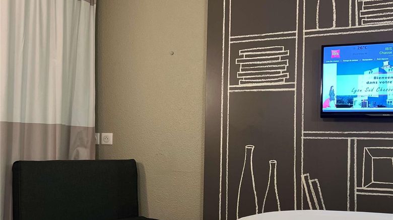 <b>Ibis Hotel Lyon Sud Room</b>. Images powered by <a href="https://iceportal.shijigroup.com/" title="IcePortal" target="_blank">IcePortal</a>.