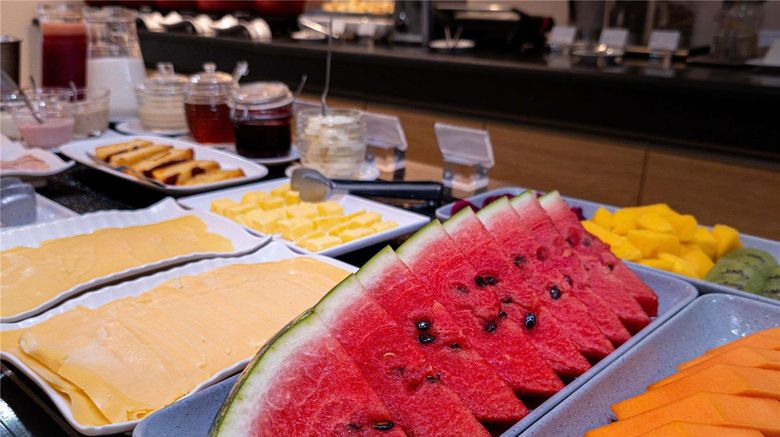 <b>Mercure Recife Navegantes Hotel Restaurant</b>. Images powered by <a href="https://iceportal.shijigroup.com/" title="IcePortal" target="_blank">IcePortal</a>.
