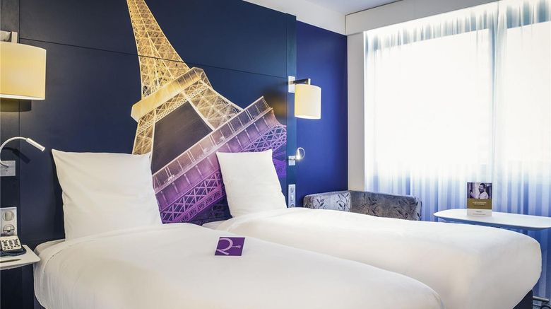 <b>Mercure Paris Centre Tour Eiffel Room</b>. Images powered by <a href="https://iceportal.shijigroup.com/" title="IcePortal" target="_blank">IcePortal</a>.