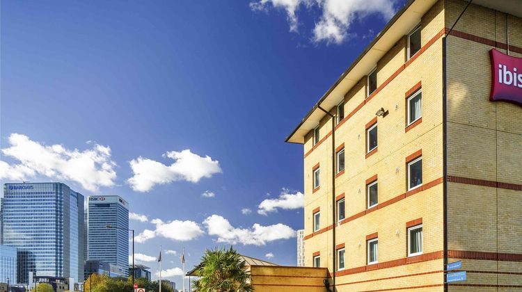 Ibis London Docklands Canary Wharf Exterior