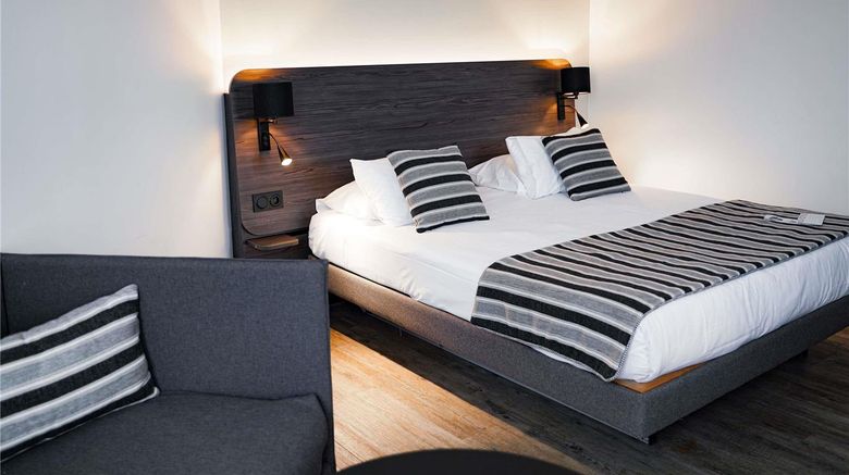 <b>Novotel La Grande Motte Room</b>. Images powered by <a href="https://iceportal.shijigroup.com/" title="IcePortal" target="_blank">IcePortal</a>.
