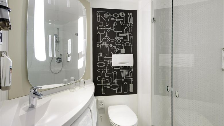 <b>Ibis Muenster Room</b>. Images powered by <a href="https://iceportal.shijigroup.com/" title="IcePortal" target="_blank">IcePortal</a>.