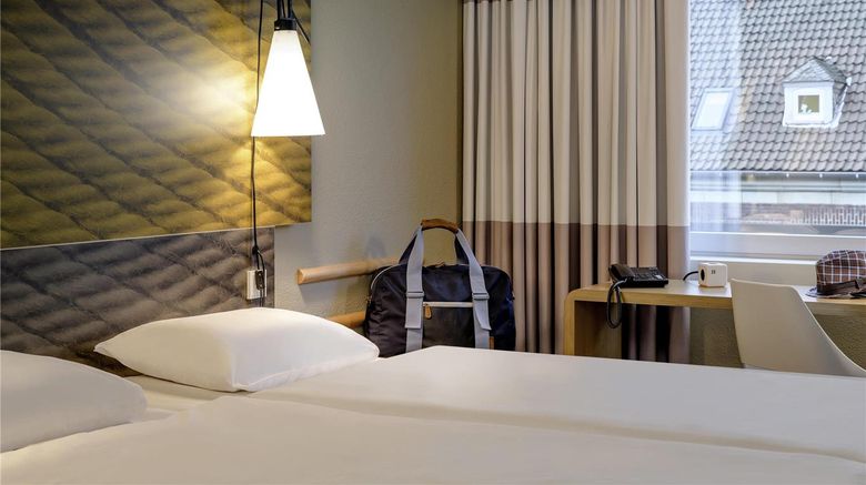 <b>Ibis Muenster Room</b>. Images powered by <a href="https://iceportal.shijigroup.com/" title="IcePortal" target="_blank">IcePortal</a>.