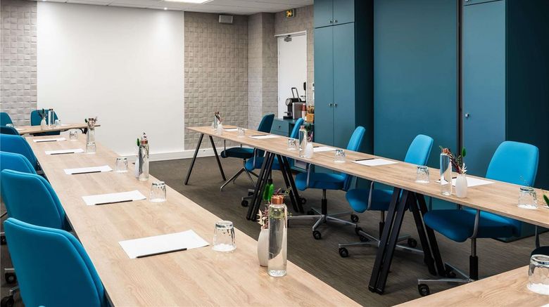 <b>Mercure Paris Gare de Lyon Meeting</b>. Images powered by <a href="https://iceportal.shijigroup.com/" title="IcePortal" target="_blank">IcePortal</a>.