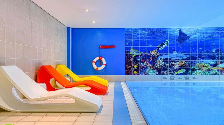 <b>Novotel Zurich City West Pool</b>. Images powered by <a href="https://iceportal.shijigroup.com/" title="IcePortal" target="_blank">IcePortal</a>.