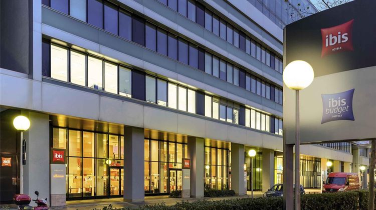 Ibis Wien Messe Exterior