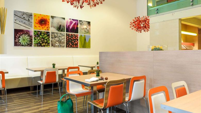 <b>Ibis Wien Messe Restaurant</b>. Images powered by <a href="https://iceportal.shijigroup.com/" title="IcePortal" target="_blank">IcePortal</a>.