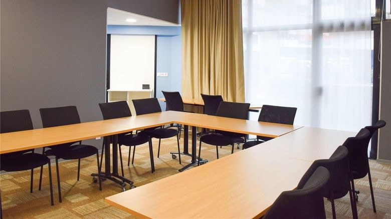 <b>Ibis Rodez Centre Cathedrale Meeting</b>. Images powered by <a href="https://iceportal.shijigroup.com/" title="IcePortal" target="_blank">IcePortal</a>.