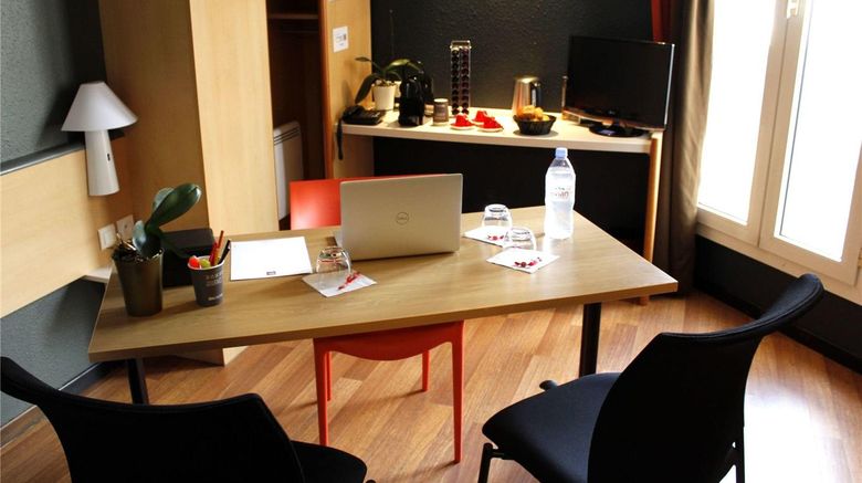 <b>Ibis Rodez Centre Cathedrale Meeting</b>. Images powered by <a href="https://iceportal.shijigroup.com/" title="IcePortal" target="_blank">IcePortal</a>.