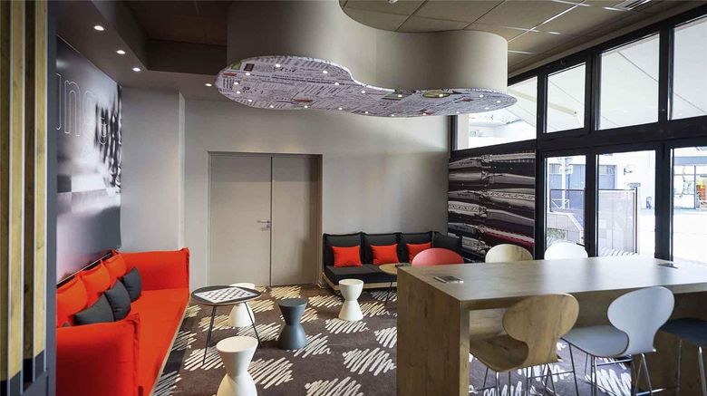 <b>Ibis Rodez Centre Cathedrale Meeting</b>. Images powered by <a href="https://iceportal.shijigroup.com/" title="IcePortal" target="_blank">IcePortal</a>.
