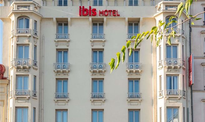 Ibis Lyon Centre Perrache Exterior