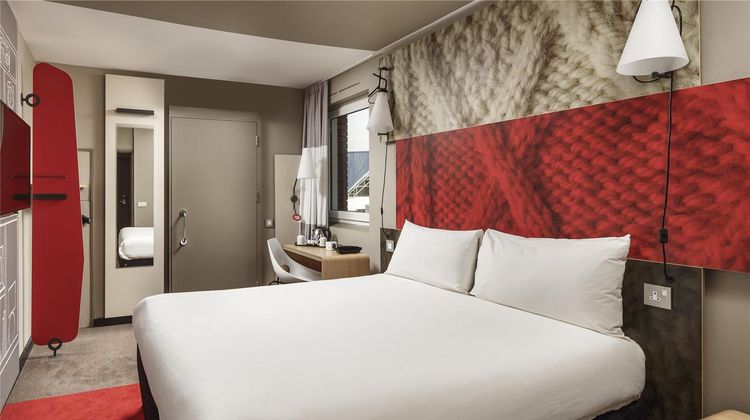 Ibis Coventry St John Room