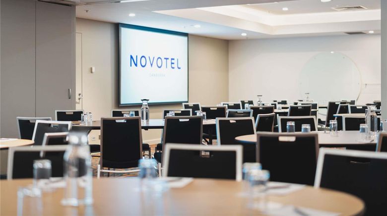 <b>Novotel Canberra Meeting</b>. Images powered by <a href="https://iceportal.shijigroup.com/" title="IcePortal" target="_blank">IcePortal</a>.