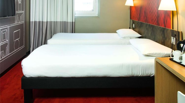 Ibis Sheffield Room