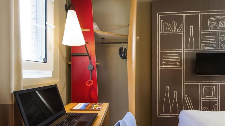 Ibis Sheffield Room