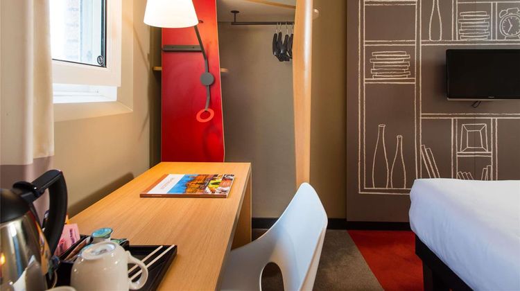 Ibis Sheffield Room