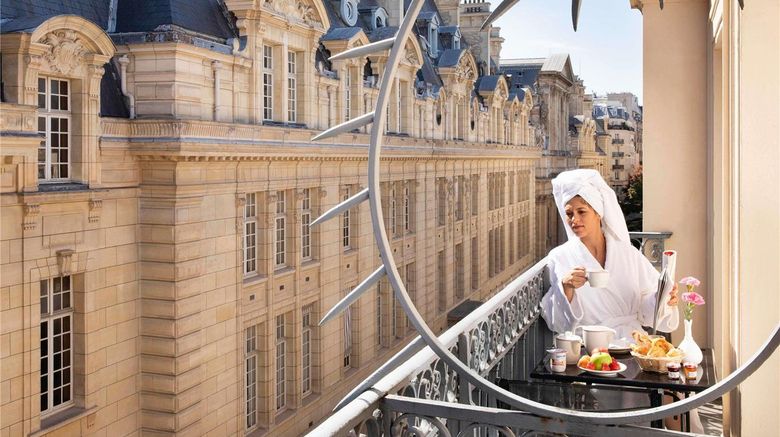 <b>Mercure Paris Sorbonne Exterior</b>. Images powered by <a href="https://iceportal.shijigroup.com/" title="IcePortal" target="_blank">IcePortal</a>.