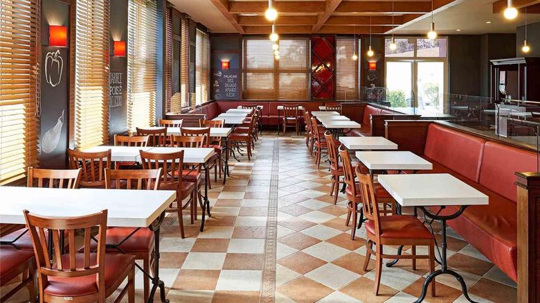 <b>Ibis Sorocaba Restaurant</b>. Images powered by <a href="https://iceportal.shijigroup.com/" title="IcePortal" target="_blank">IcePortal</a>.