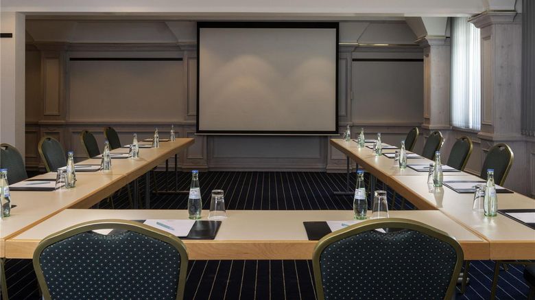 <b>Mercure Garmisch-Partenkirchen Meeting</b>. Images powered by <a href="https://iceportal.shijigroup.com/" title="IcePortal" target="_blank">IcePortal</a>.