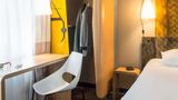 Ibis Zurich City West Room