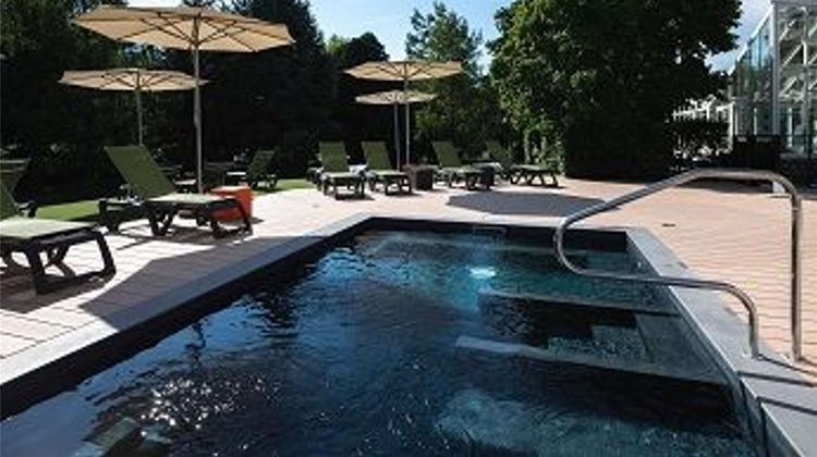 Ibis Styles Aix-les-Bains Domaine de Mar Pool
