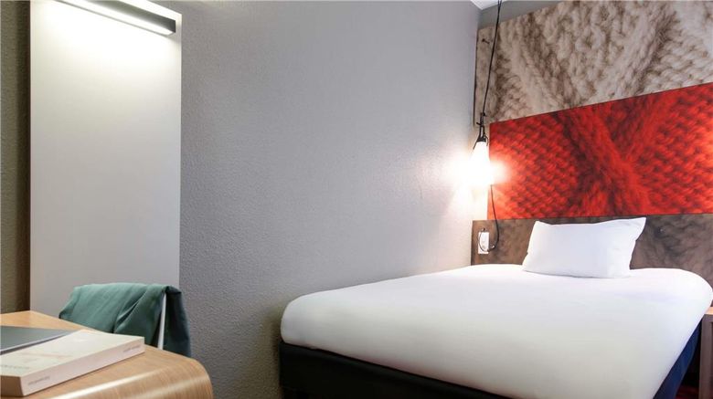 <b>Hotel Ibis Paris Grands Boulevards Opera Room</b>. Images powered by <a href="https://iceportal.shijigroup.com/" title="IcePortal" target="_blank">IcePortal</a>.