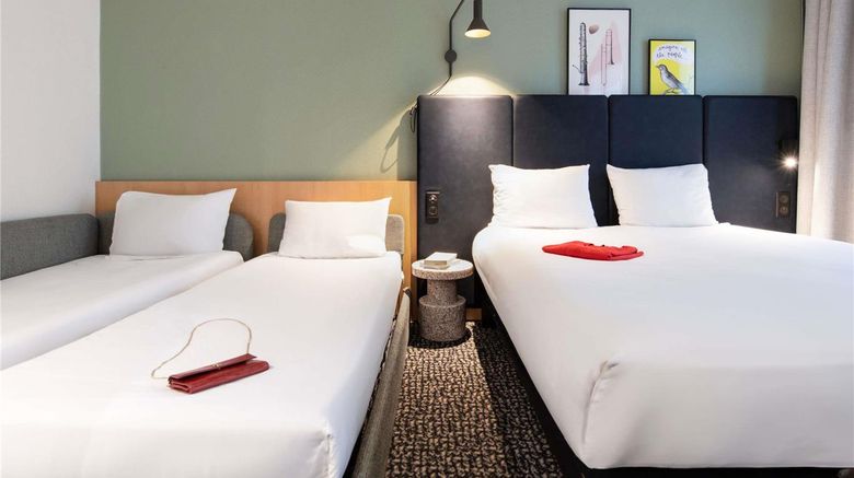 <b>Hotel Ibis Paris Grands Boulevards Opera Room</b>. Images powered by <a href="https://iceportal.shijigroup.com/" title="IcePortal" target="_blank">IcePortal</a>.